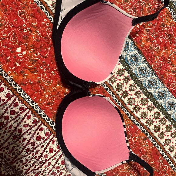 pink bra - Picture 2 of 4